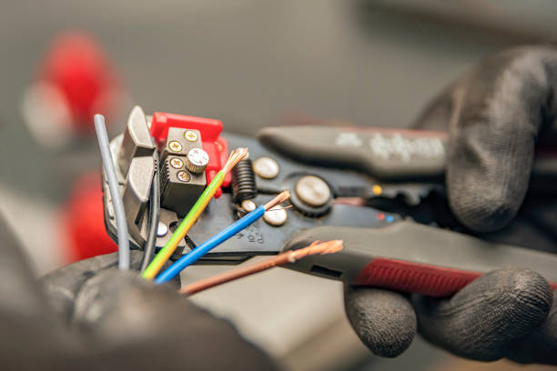 Best Electrical Installation Contractor  in Elleale, ND